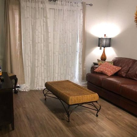 Lovely 1-Bedroom Rental Space With Free Parking Шарлът Екстериор снимка
